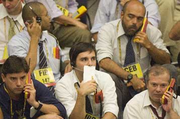 Στα 86 δολάρια υποχωρεί το πετρέλαιο, μεγάλη πτώση στην αγορά εμπορευμάτων