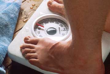 Οι κοινωνικοί άνθρωποι παχαίνουν, οι αγχώδεις αδυνατίζουν