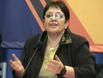 Προ ημερησίας διατάξεως συζήτηση για τα δικαιώματα της νεολαίας ζητά η Αλ.Παπαρήγα