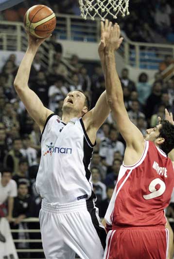 Τον Μαυροβούνιο πάουερ φόργουορντ Τζούρο Όστοϊτς ανακοίνωσε ο Πανελλήνιος