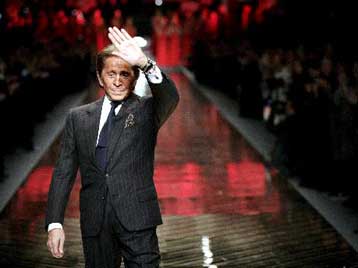 «Adieu» στο σχεδιαστή μόδας Βαλεντίνο είπε ο κόσμος της υψηλής ραπτικής