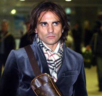 Ο Βερόν προτίμησε τον ΠΑΟΚ «εξαιτίας» του Ελευθερόπουλου, στη διάθεση του Σάντος