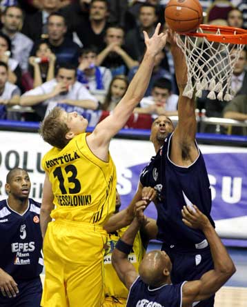 Νίκη του Αρη στο «Αμπντί Ιπεκτσί», την Πέμπτη παίζουν Παναθηναϊκός και Ολυμπιακός