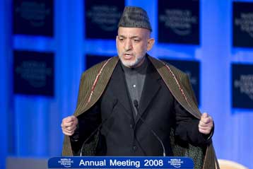 Διπλή πίεση κατά του Μουσάραφ από τον Χαμίντ Καρζάι και την Κοντολίζα Ράις