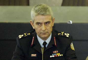 Επίσκεψη Δημοσχάκη στον ειδικό φρουρό που τραυματίστηκε στην ενέδρα των Ζωνιανών