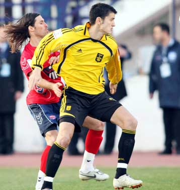 Χωρίς Ίβιτς και Κάλβο ο Αρης στο «Καραϊσκάκη»