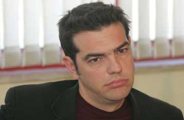 Ο κόσμος ξέρει ποιες δυνάμεις αντιπαρατίθενται στο σύστημα, λέει ο Αλ.Τσίπρας