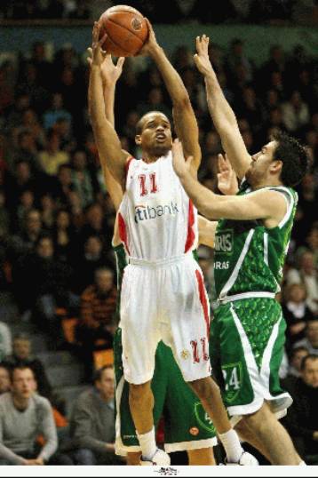 Προβλημάτισε ξανά ο Ολυμπιακός, χάνοντας 88-75 από την Κάουνας