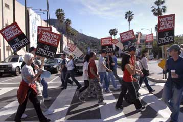 Αλλα δύο κινηματογραφικά στούντιο κατέληξαν σε συμφωνία με τους σεναριογράφους