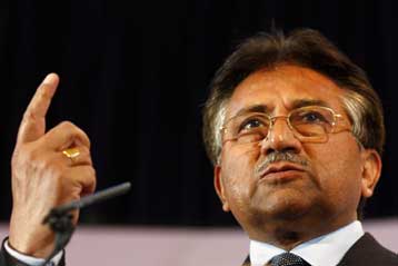 Ούτε οι ΗΠΑ μπορούν να κάνουν «θαύματα» με τους Ταλιμπάν, απαντά ο Μουσάραφ