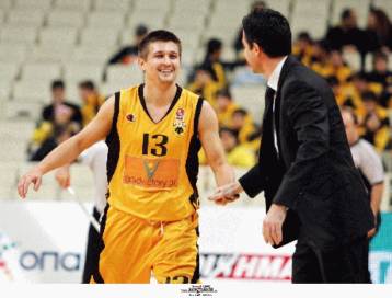 Η «διπρόσωπη» ΑΕΚ επικράτησε του «Σίτι» με 81-70