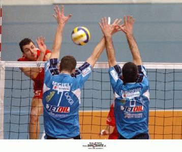 «Αλωσε» το Ρέντη η Λαμία, ο Αρης πήρε το ντέρμπι της Θεσσαλονίκης