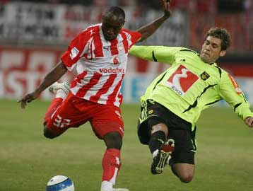 Δέκα έως δεκαπέντε ημέρες εκτός οριστικά ο Λούα Λούα