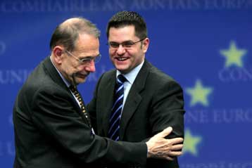 Ενδιάμεση συμφωνία στενότερης συνεργασίας προτείνει η ΕΕ στη Σερβία