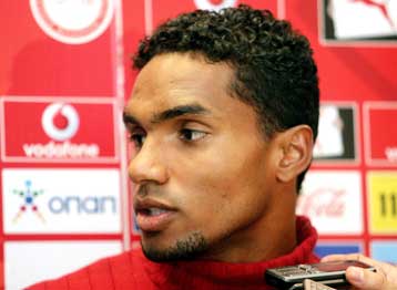 «Ερυθρόλευκος» και τυπικά ο Λεονάρντο για τα επόμενα πέντε χρόνια