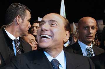 Γρήγορα στις κάλπες, λέει ο Μπερλουσκόνι στον Τζόρτζιο Ναπολιτάνο