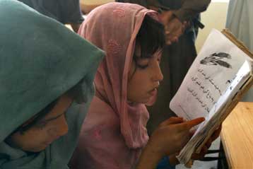 Ενίσχυση των δυνάμεων στο Αφγανιστάν θα ζητήσει το Πεντάγωνο από τα μέλη του ΝΑΤΟ