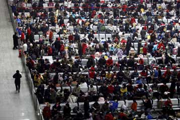 Εντείνονται τα προβλήματα από τη σφοδρή κακοκαιρία που πλήττει την Κίνα