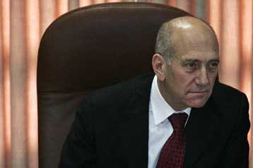 Αποφασισμένος να μην «υποκύψει» στο πόρισμα για τον πόλεμο στον Λίβανο ο Ολμέρτ