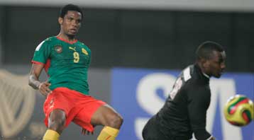 Στα προημιτελικά Καμερούν και Αίγυπτος, πρώτος σκόρερ όλων των εποχών ο Ετό