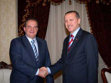 Δέσμευση της Τουρκίας στην ΕΕ ο σεβασμός του Πατριαρχείου, επαναλαμβάνει η Αθήνα