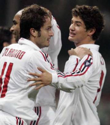 Εξ αναβολής τρίποντο επί της Ρετζίνα και έκτη θέση για την Μίλαν