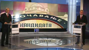 Οριακό προβάδισμα Τάντιτς στις δημοσκοπήσεις για τις σερβικές προεδρικές εκλογές