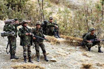 Ενώπιον στρατοδικείου οι Τούρκοι στρατιώτες που είχαν πέσει στα χέρια του PKK