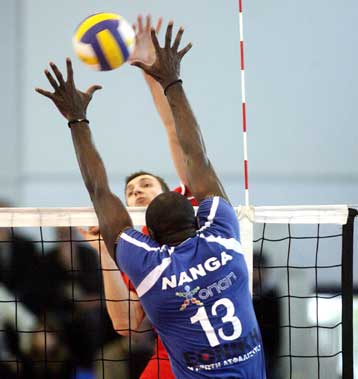 Θύμα έκπληξης ο Ολυμπιακός στην Κηφισιά, ο Παναθηναϊκός 3-1 τον ΠΑΟΚ