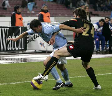 Δύο γκολ σε ένα δίλεπτο και δύο αποβολές στη Νάπολι, νίκη και για Παλέρμο