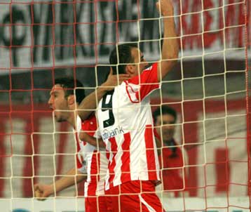 Με Κοβάσεβιτς και Τζόρτζεβιτς ο Ολυμπιακός στην Καλαμαριά