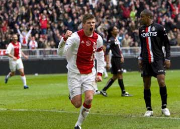 Νικητής του ντέρμπι ο Αγιαξ με 3-0 τη Φέγενορντ