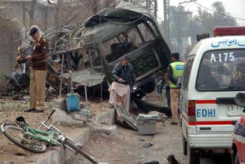 Τουλάχιστον έξι νεκροί σε επίθεση αυτοκτονίας στο Πακιστάν