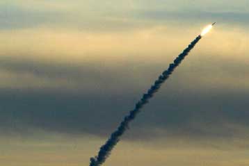 Επίδειξη πυραυλικής τεχνολογίας από το Ιράν, που θέτει στόχο το Διάστημα