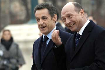 Συμφωνία στρατηγικής συνεργασίας υπέγραψε με τη Ρουμανία ο Νικολά Σαρκοζί