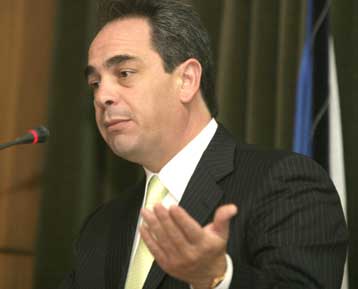 Αναστολή των κινητοποιήσεων στα λιμάνια ζητούν επίμονα οι επιχειρηματίες