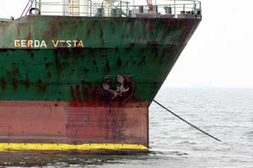 Επιτυχής απομάκρυνση του φορτηγού πλοίου από την νάρκη βυθού στη Θεσσαλονίκη