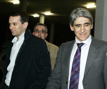 Παρουσιάζεται ο Γιαννάκης, συνεργάτες του Τόμιτς και Μανουσέλης