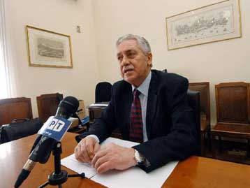 Στήριξη του ΣΥΡΙΖΑ στις προσπάθειες πολιτικού ελέγχου των υποθέσεων διαφθοράς