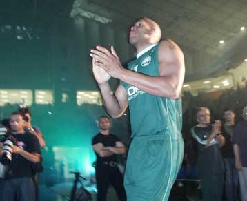 Σε συμφωνία με τον Λόνι Μπάξτερ έχει φτάσει ο Πανιώνιος