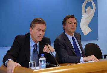 Λουκέτο σε συνδέσμους και… μετακινήσεις από την Πολιτεία