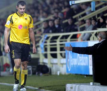 Χωρίς Δέλλα η ΑΕΚ στο… ματς της χρονιάς