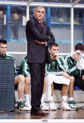 Προβληματισμένος παρά την πρόκριση ο Ομπράντοβιτς, αισιοδοξεί ο Ζούρος