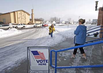 Τις επόμενες κινήσεις τους σχεδιάζουν τα τρία φαβορί των αμερικανικών εκλογών