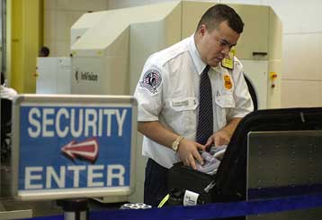 «Κοντά» στην κατάργηση της τουριστικής βίζας για είσοδο Ελλήνων στις ΗΠΑ