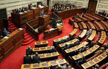 «Μετωπική» σύγκρουση στη Βουλή για τα ανοικτά μέτωπα της επικαιρότητας