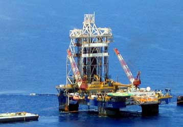 Γιγάντια επιχείρηση των Βρετανών για την εκκένωση εξέδρας άντλησης πετρελαίου