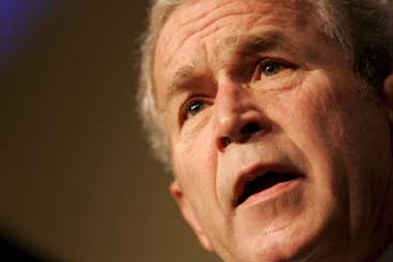 Μακροχρόνια παρουσία των ΗΠΑ στο Ιράκ αλλά χωρίς μόνιμες βάσεις, δηλώνει ο Τζ.Μπους