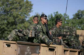 Με απέλαση των προσφύγων του Νταρφούρ απειλεί το Τσαντ