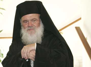 Χωρίς κάμερες η πρώτη συνάντηση γνωριμίας Ιερώνυμου με δημοσιογράφους